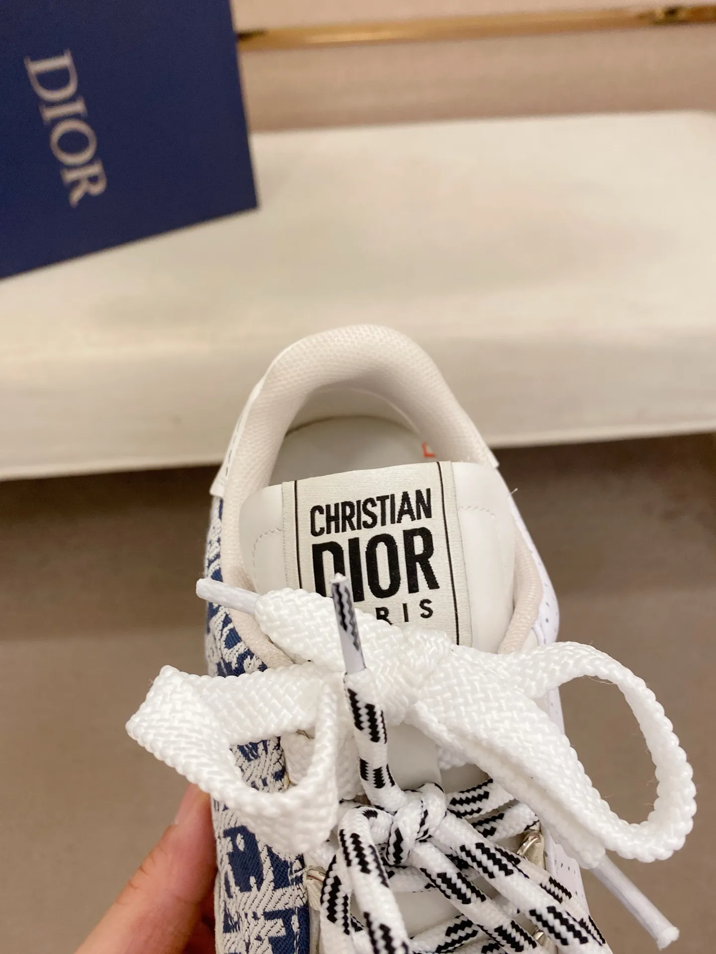 Men's shoes💰: 500💰Couple style💏 [Dior·Dior] New casual sports style men's shoes, new spring and summer design, perfect workmanship, lace-up lazy style to create wardrobe quality, upper: imported first-layer cowhide, mesh breathable lining soft and comfortable, ultra-light TPU wear-resistant outsole, simple, versatile fashion men's shoes, excellent color code number 35--44. (45,46 customized items are not returnable or exchangeable)